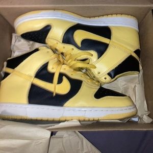 1999 Dunk High Le Iowa 'Goldenrod' size 9
